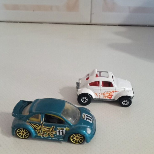 Hot Wheels Beetles toy cars like new, pack of 2