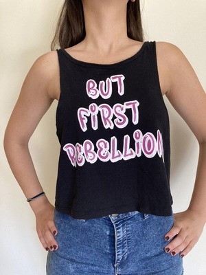 Black top Pink Woman like new with pink and white prints, size S