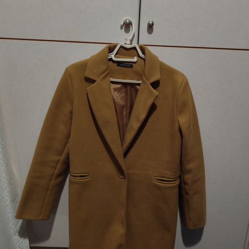 Camel short coat like new, size M, 100% polyester