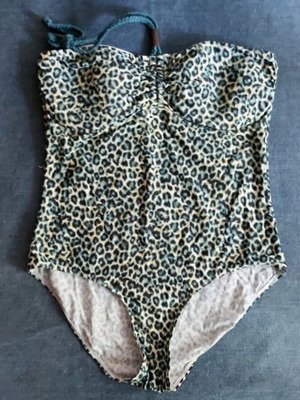 S.Oliver one-piece swimsuit in green leopard print like new
