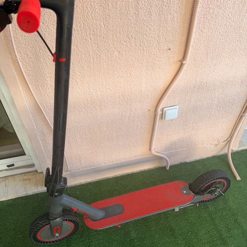 Ηλεκτρικό scooter m365 μεταχειρισμένο με πρόβλημα E0, λάστιχα 10”