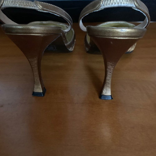 Vera Wang heels new, gold-bronze, size 38