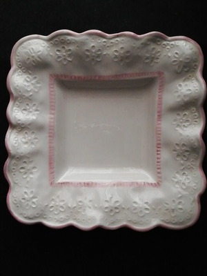 Decorative plate with lace pattern like new, square 16x16 cm