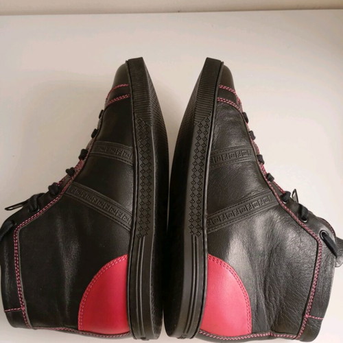 Fendi women's ankle boots like new, leather, size 39, black with pink