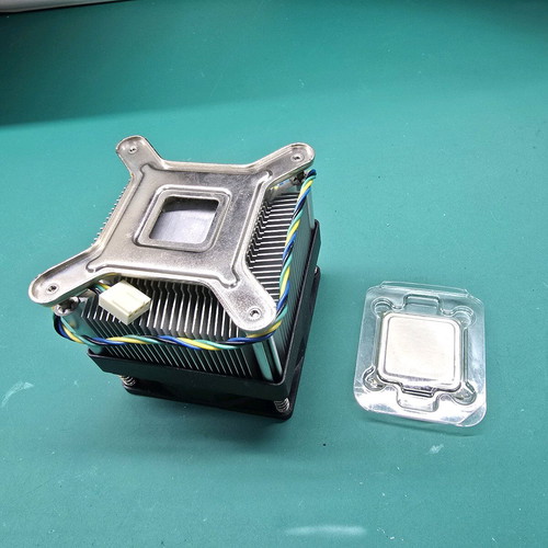 Intel Celeron 2.80GHz used with cooler