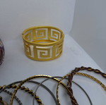 Various bracelets like new, set