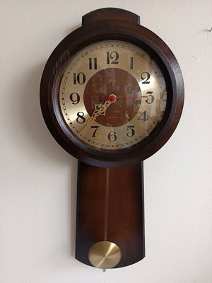 Ρολόι τοίχου εκκρεμές μπαταρίας σαν καινούργιο