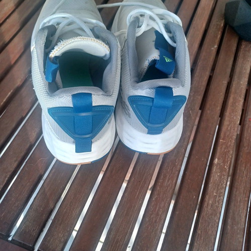 Adidas athletic shoes size 40 like new, white and blue