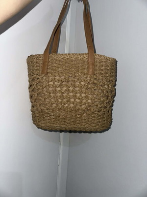 Women’s straw bag new with zipper and brown straps