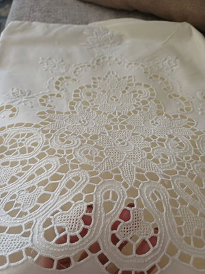 Bed sheet set with embroidery new