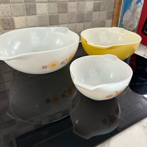 Bowl set of 3 pieces like new