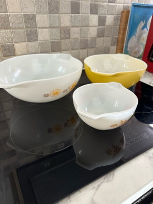 Bowl set of 3 pieces like new