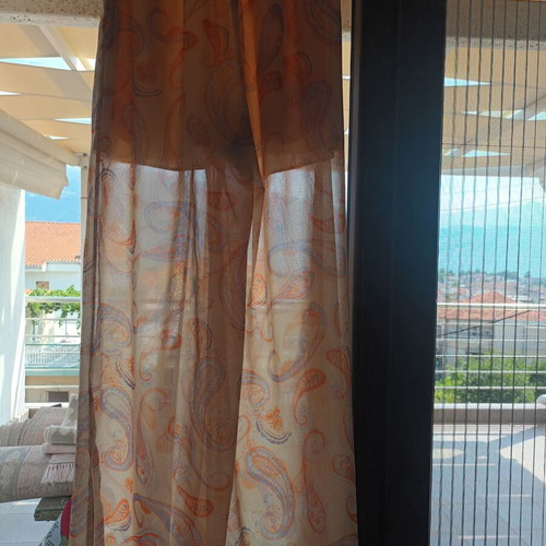 DLV pants one size like new, multicolored