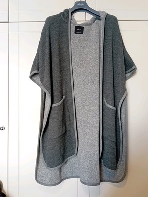 Zara cape gray like new