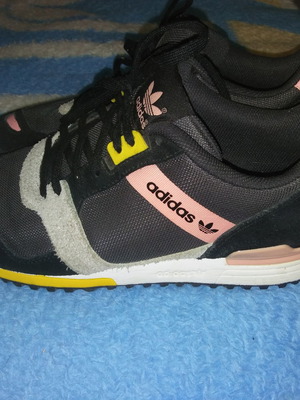 Adidas αθλητικά δερμάτινα μεταχειρισμένα, μέγεθος 41 1/3, μαύρα