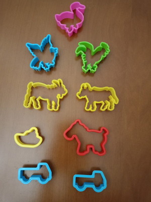 Children's Playdough Cutters Set of 9 Animals, Boat & Trucks like new