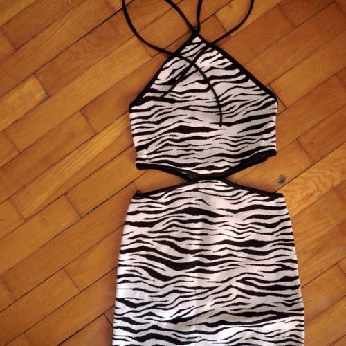 Dress like new, black and white, size M