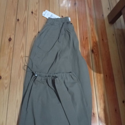 Stradivarius balloon pants size 36 small, new, brown and green