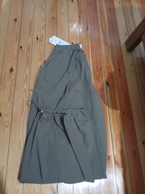 Stradivarius balloon pants size 36 small, new, brown and green