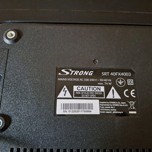Strong 40FX4003 40-inch TV like new, tabletop, non-smart