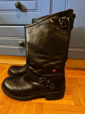 Robinson leather boots size 38 like new, black