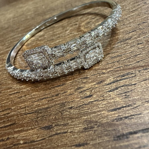 Handcuff bracelet new, stainless steel with zircon