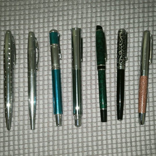 Writing pens new, pack of 9 pieces