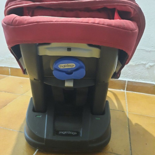 Peg Perego Primo Viaggio Tri-Fix car seat with ISOFIX base 0+1, red