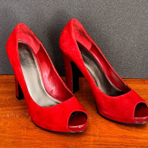 Peep toe Nine West shoes used, red suede, size 40.5