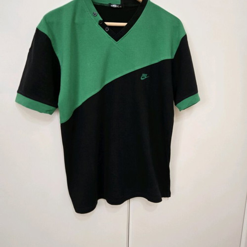 Nike T-shirt vintage style like new, black and green