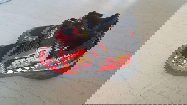 skecherrs nr 29 .παιδικα παπούτσια..σε αρκετα καλη κατάσταση..