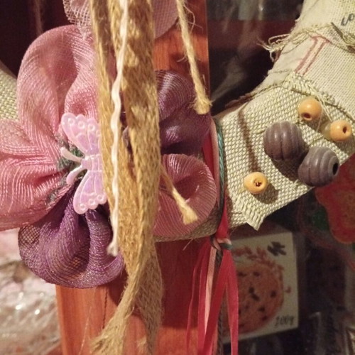 Handmade decorative wreath, like new