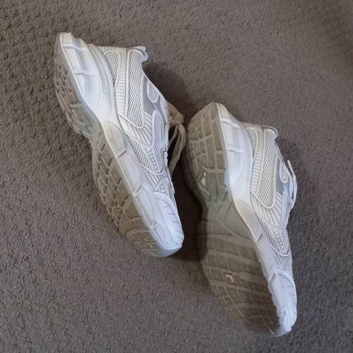 Sneakers women's size 36 like new, white and silver