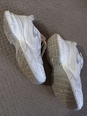 Sneakers women's size 36 like new, white and silver