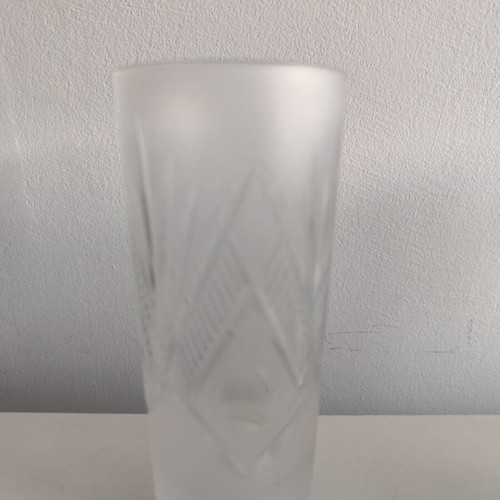 Vintage crystal water glasses with geometric diamond design