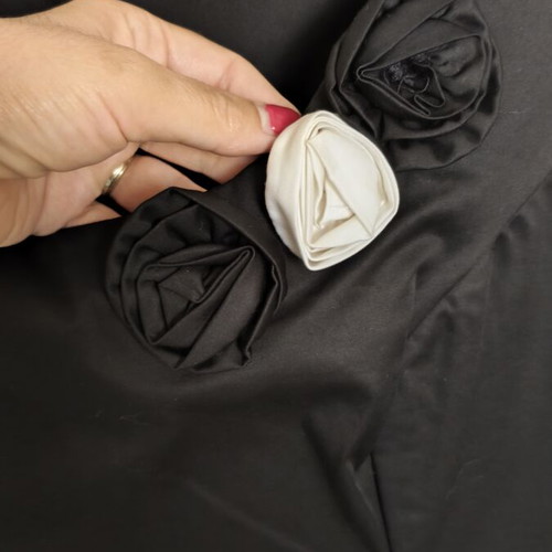 Batida midi dress black and white with fabric roses, size L