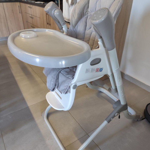 Lorelli Ventura 2 in 1 high chair and baby rocker green frosty, like new
