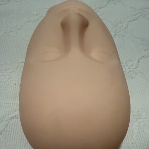 Aesthetic doll like new for demonstrations