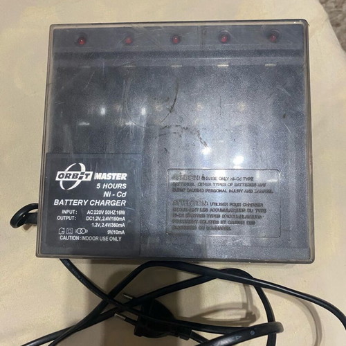 Battery charger like new