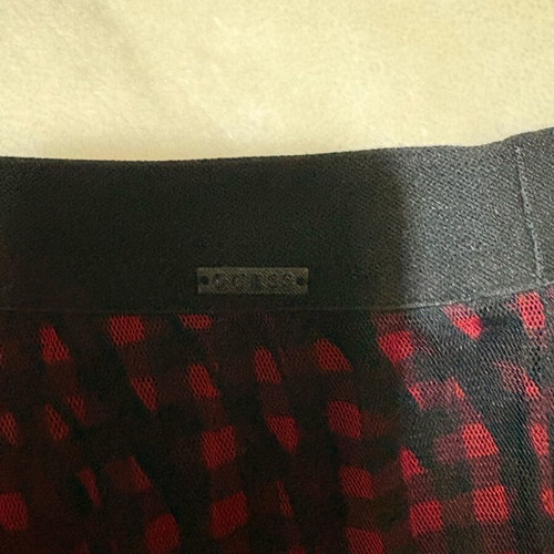 Guess reversible skirt like new, black metallic and red checkered