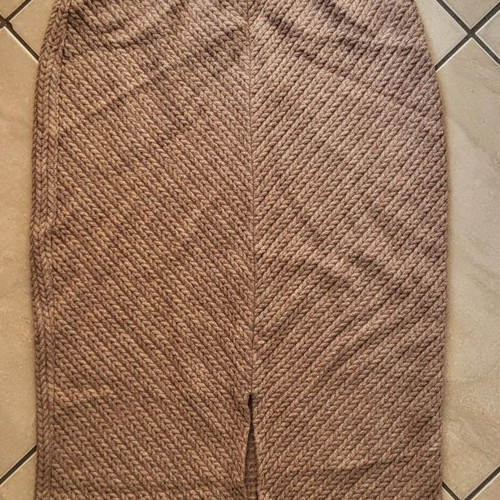 Donna Martia Vintage Knitted Midi Skirt with Front Slit like new, beige, size S
