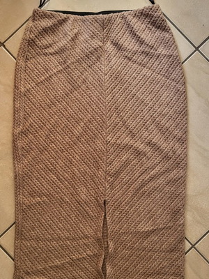 Donna Martia Vintage Knitted Midi Skirt with Front Slit like new, beige, size S