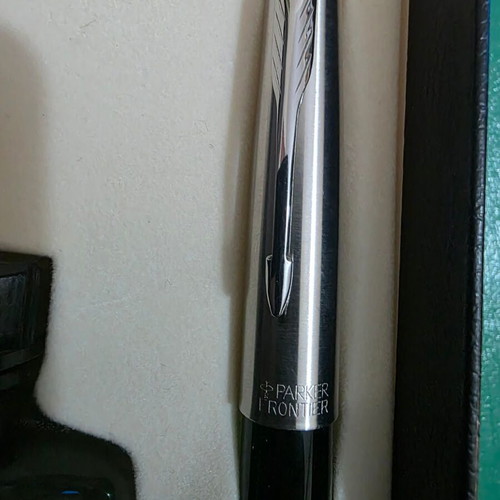 Parker Frontier fountain pen with ink gift set
