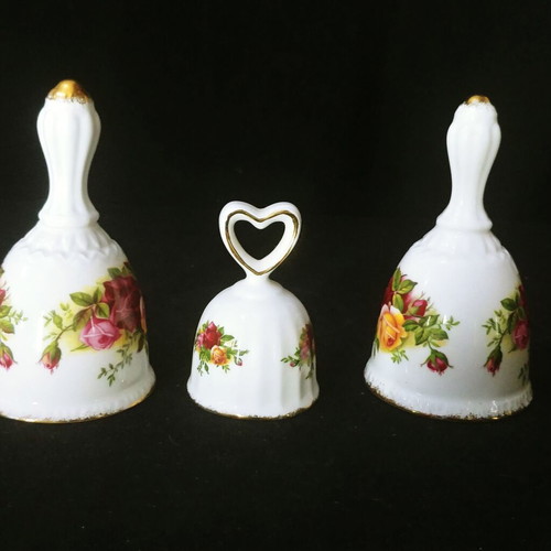 Royal Albert Old Country Roses decorative bells like new, set of 3