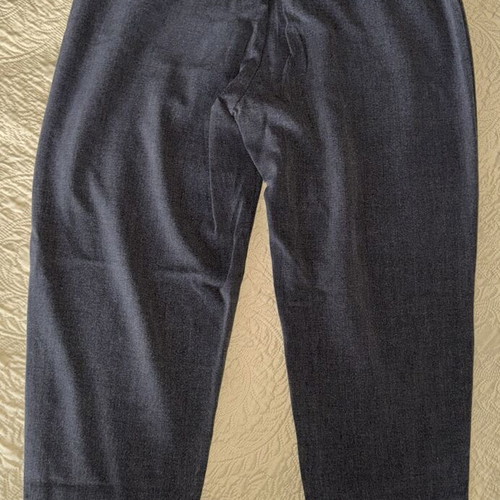 Pink Woman gray pants size L like new, elastic waist, pockets