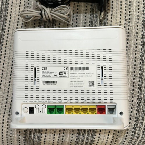 Vodafone router like new with cables
