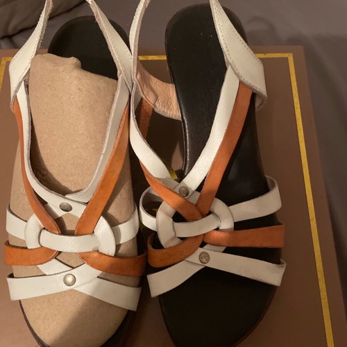 Leather sandals used no.37 white and orange