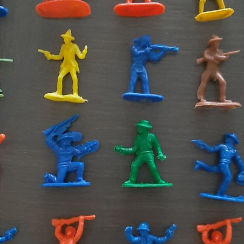 Vintage plastic toy soldiers and cowboys like new