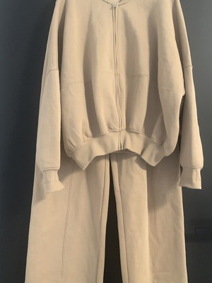 Σετ Zara μπεζ, σαν καινούργιο, cropped ζακέτα και φαρδιά παντελόνια