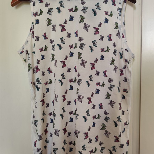 White sleeveless blouse with butterflies XL used